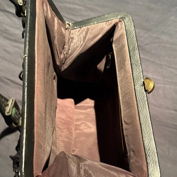 Vintage carpet bag Elegant Black and Red Women's Handbag - Picture 7 of 10